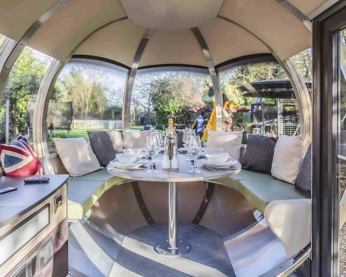 Off-Set ovalhouse Ornate Garden Pod