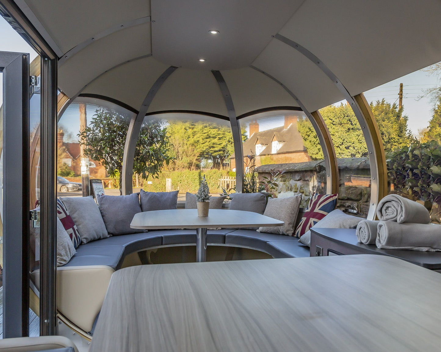 Large Ovalhouse Ornate garden Pod